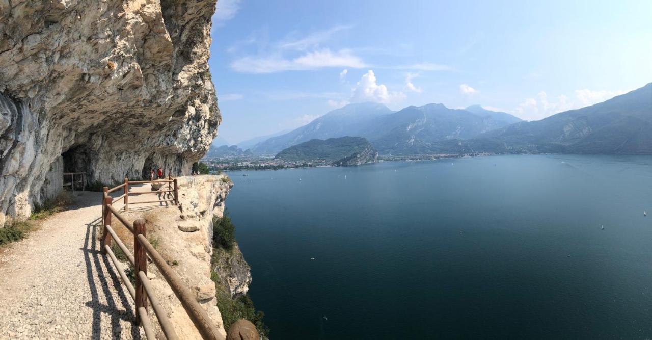 North Lake Riva Apartment, Steps From The Garda Lake 外观 照片