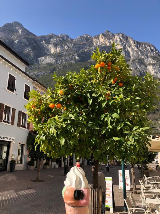 North Lake Riva Apartment, Steps From The Garda Lake 外观 照片