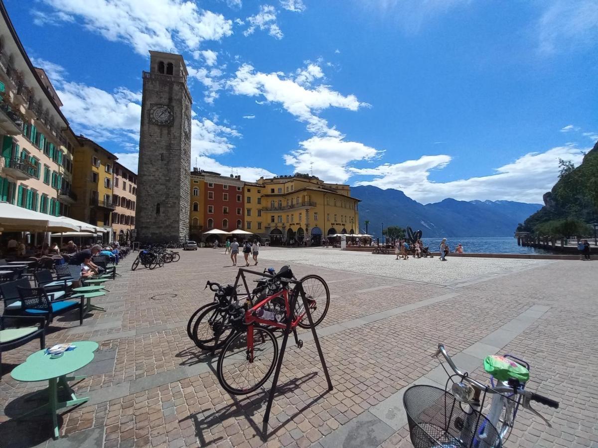 North Lake Riva Apartment, Steps From The Garda Lake 外观 照片